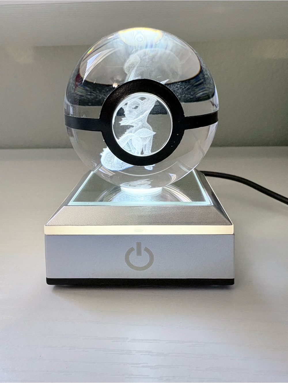 NWT Pokemon Vaporeon 3D Crystal Poke Ball LED Night Light Lamp Base Size OS